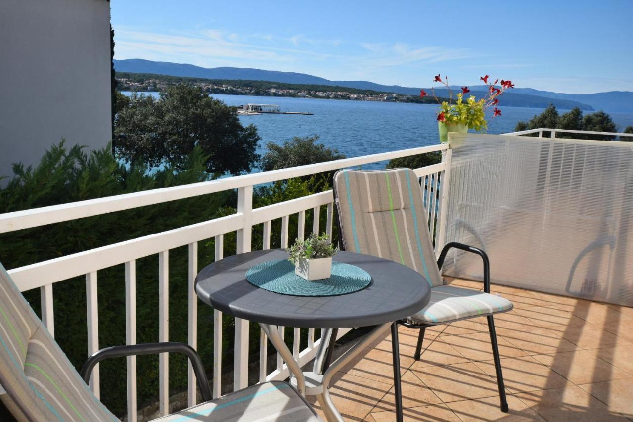 Apartments Margarita Малинска Экстерьер фото